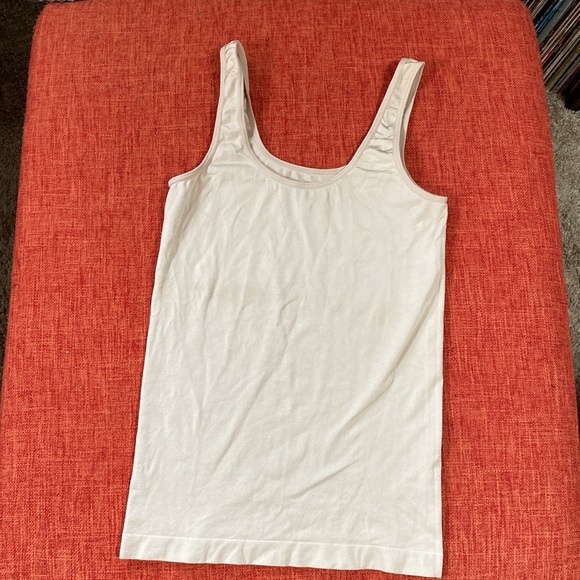 CAROLE HOCHMAN Nude Shapewear Sleeveless 
Seamless Tank Top - Picture 6 of 8